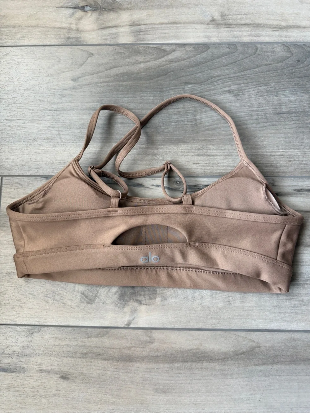 ALO Yoga Airlift Intrigue Bra – toasted almond, Sz Small